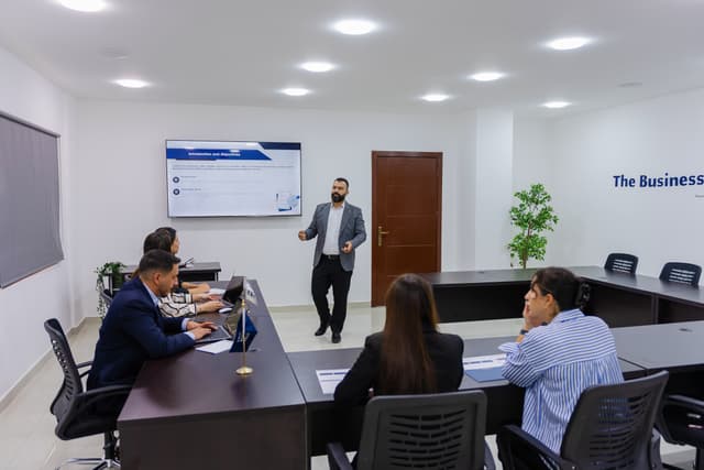 Zarqa Business Hub Kiosk - Meeting Room_image_0